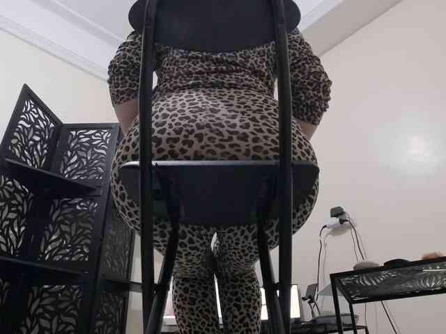 PreciousMoan webcam