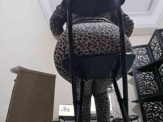 Acest model este live acum. PreciousMoan