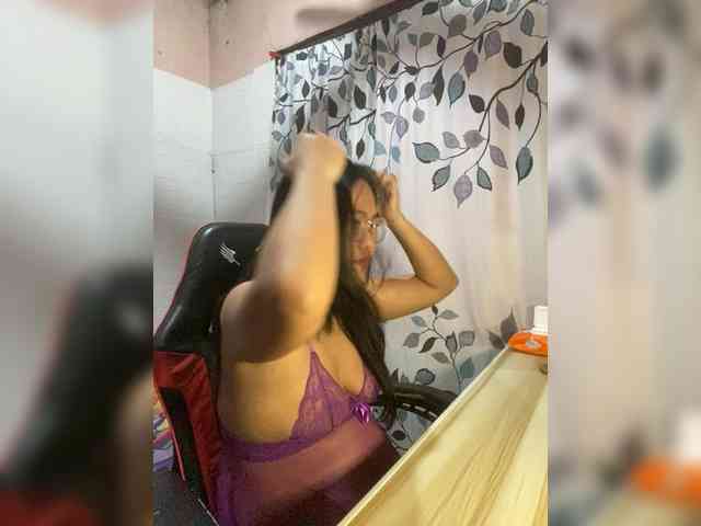 Model: chubbycheeks94