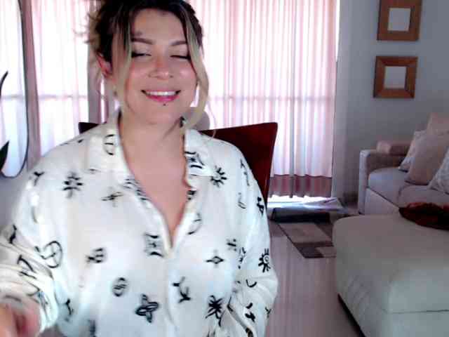 BellaDavne webcam