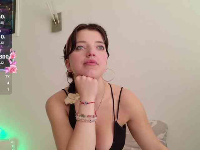 Minnie-Mouse- Live Webcam on BongaCams