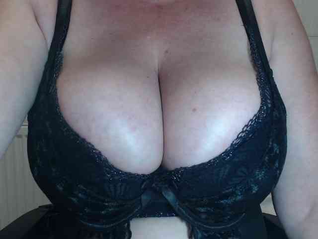 newamyy00 webcam
