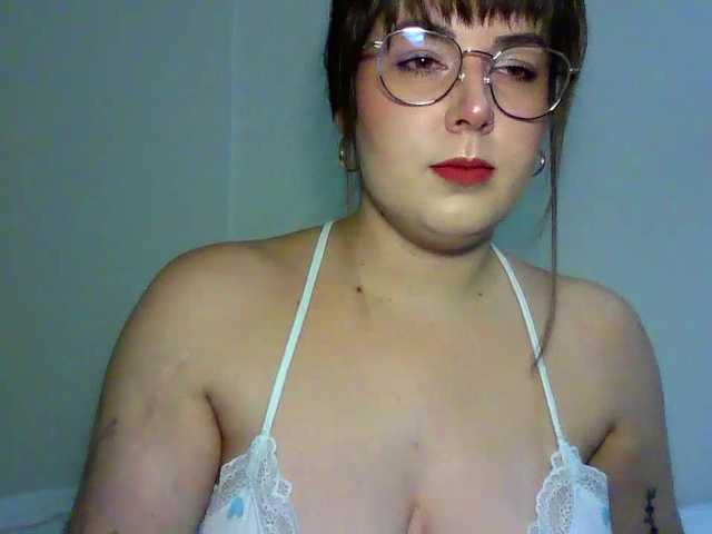 ClaraLove live cam preview