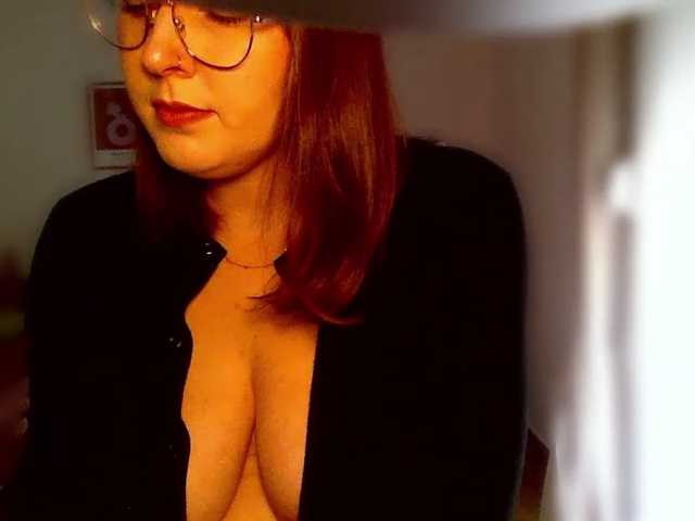 ClaraLove live cam preview