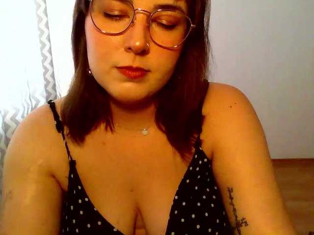 ClaraLove live cam on UnifiedCams