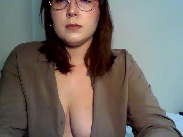 ClaraLove live cam preview