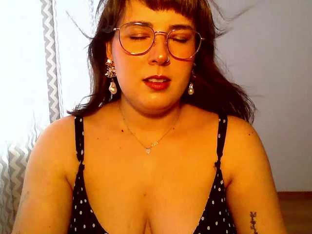 ClaraLove live cam on BongaCams