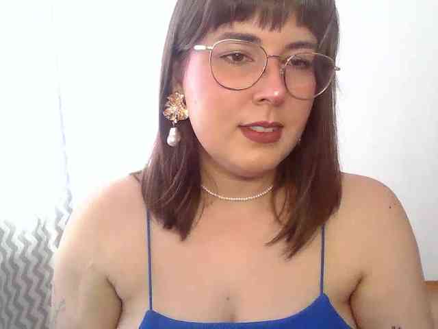 Model: ClaraLove
