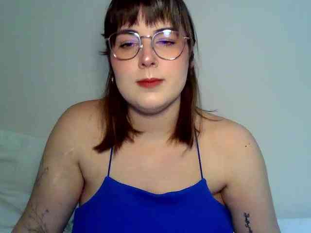Model: ClaraLove