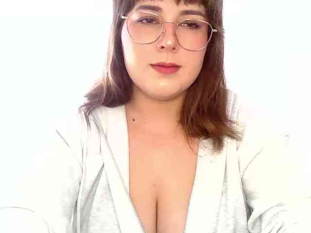 Model: ClaraLove
