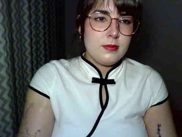 Model: ClaraLove