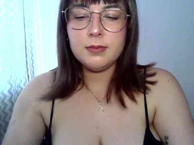 Model: ClaraLove