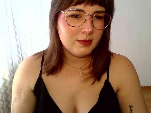 Model: ClaraLove