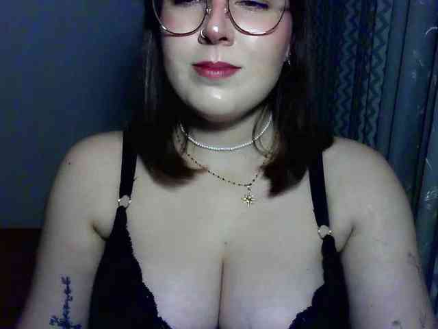 Model: ClaraLove