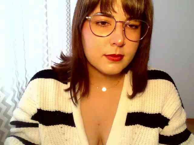 Model: ClaraLove