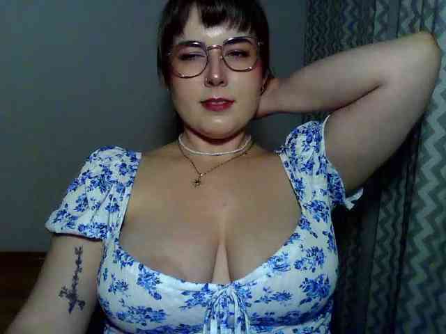Model: ClaraLove