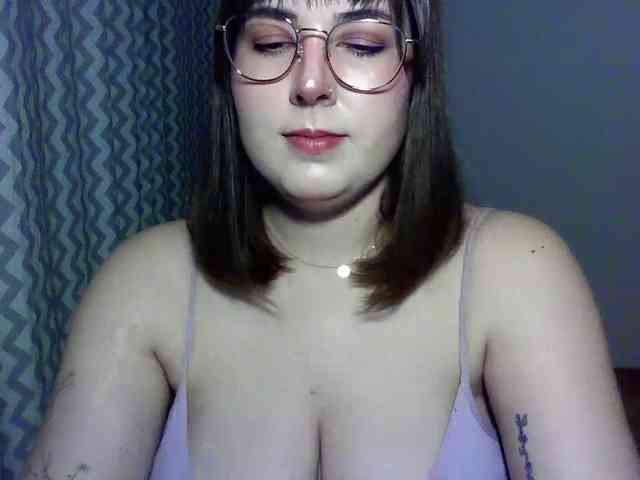Model: ClaraLove