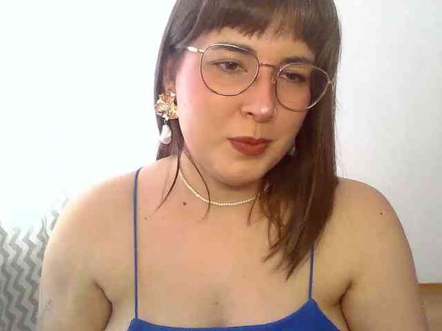 Model: ClaraLove