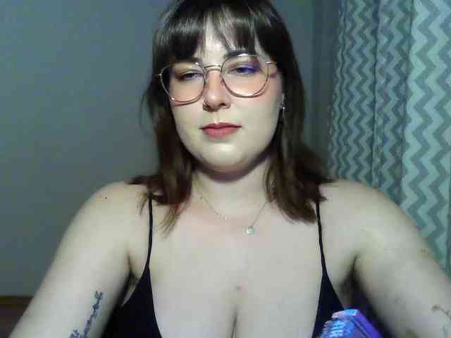 Model: ClaraLove