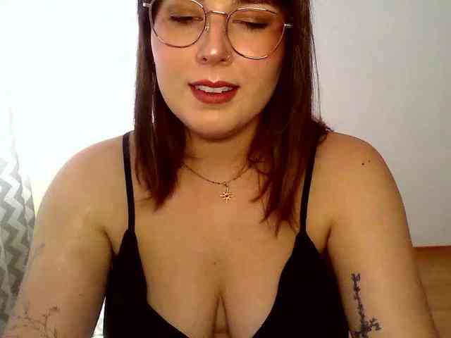 Model: ClaraLove