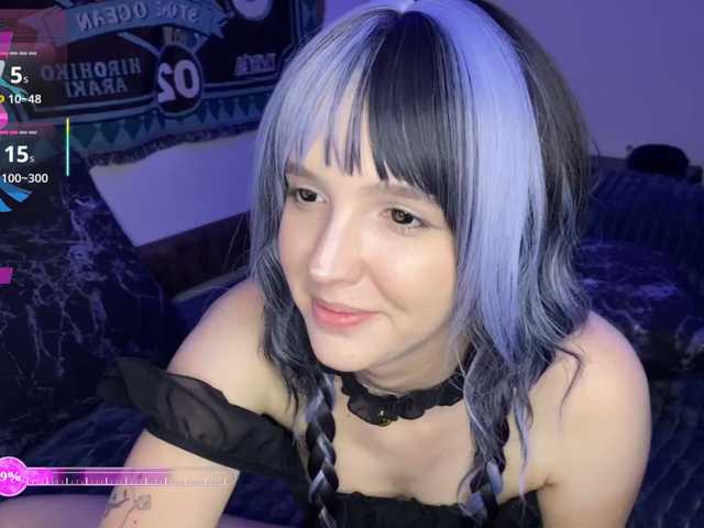 HeyNanna live webcam show