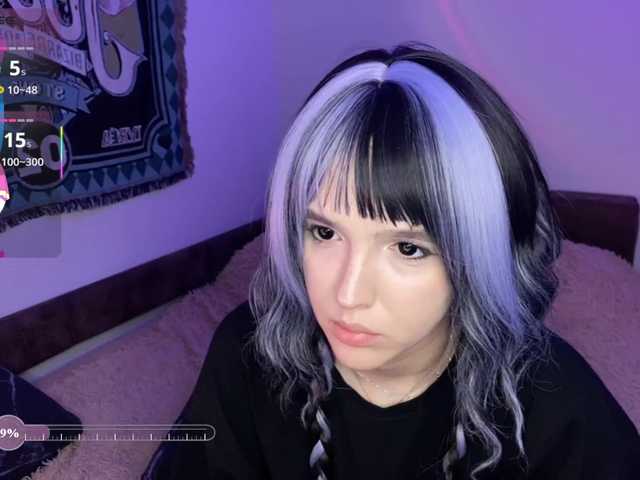 HeyNanno live cam on BongaCams