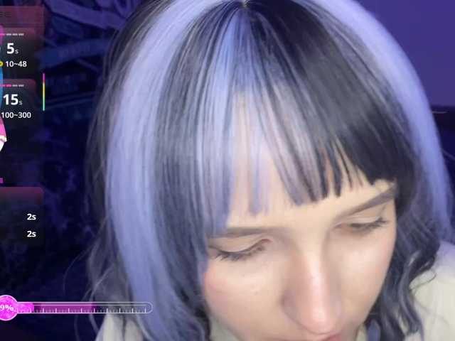 HeyNanno live webcam show