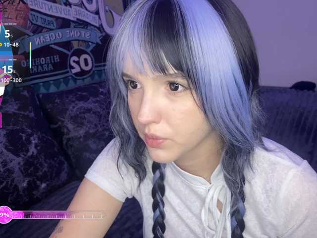 HeyNanno live webcam show