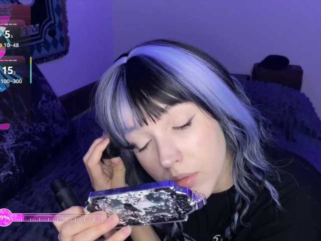 HeyNanno live cam on BongaCams