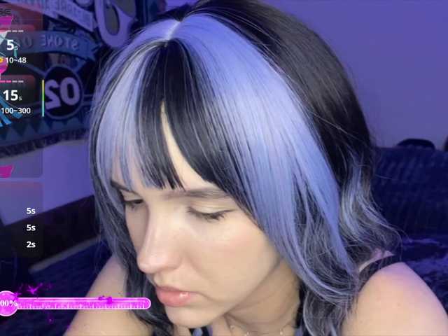 HeyNanno live webcam show