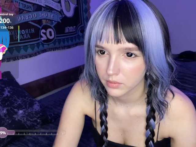 HeyNanno live cam on BongaCams