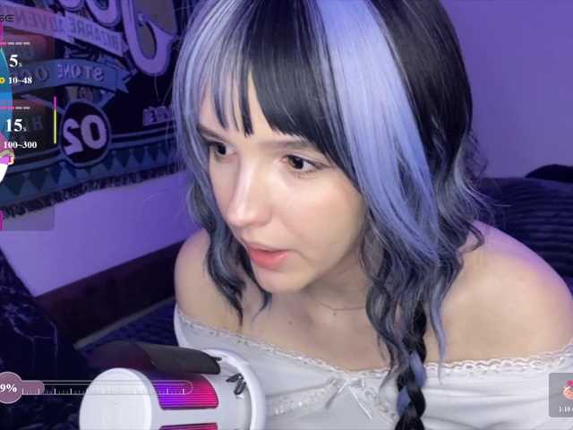 HeyNanno live cam on BongaCams