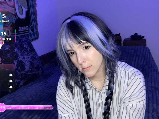 HeyNanna live webcam show
