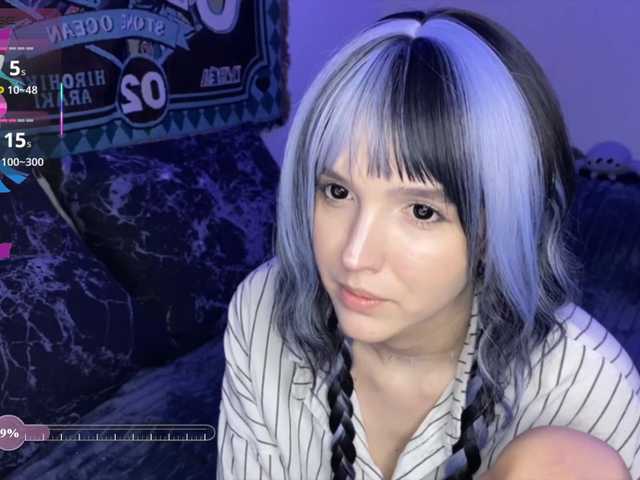HeyNanna live webcam show
