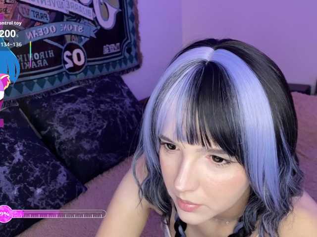HeyNanno live cam on BongaCams