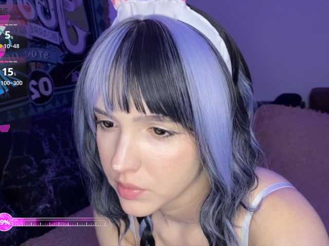 HeyNanno live cam on BongaCams