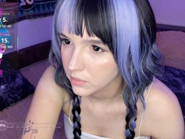 HeyNanno live cam on BongaCams