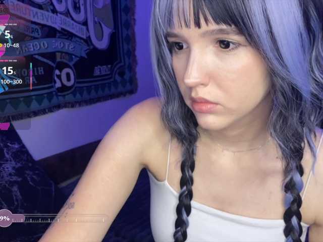 HeyNanna live webcam show