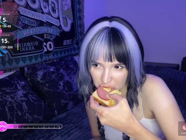 HeyNanno live cam on BongaCams