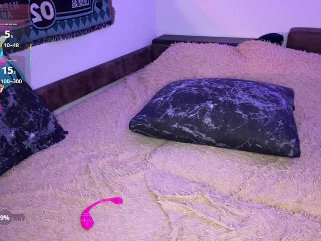 HeyNanno live cam on BongaCams