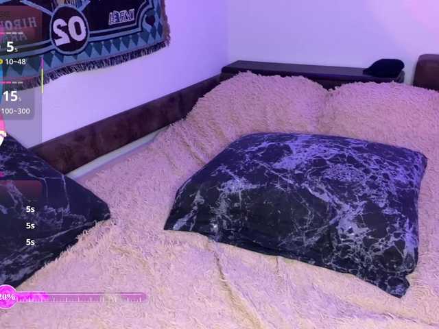 HeyNanno live cam on BongaCams