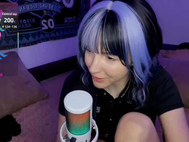 HeyNanno live cam on BongaCams