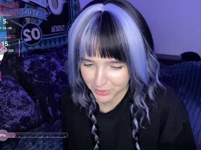 HeyNanno live cam on BongaCams