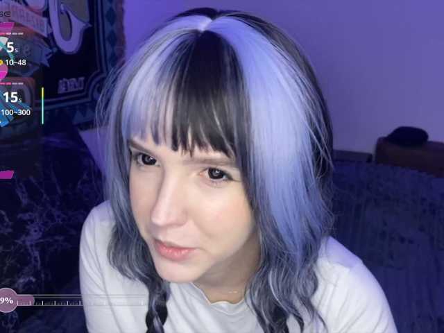 HeyNanno live cam on BongaCams