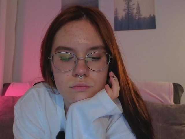 female-jesus cam belle
