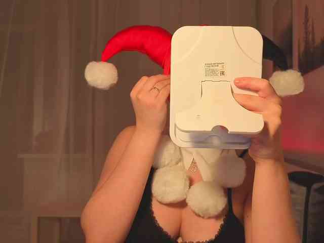 Female-Jesus webcam