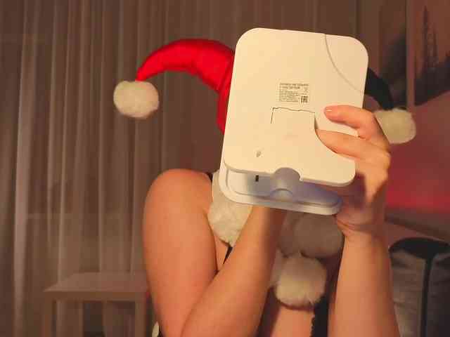 Female-Jesus webcam