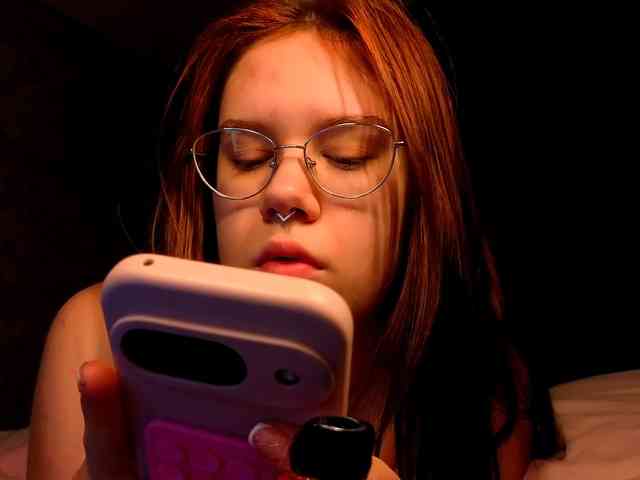 Female-Jesus webcam