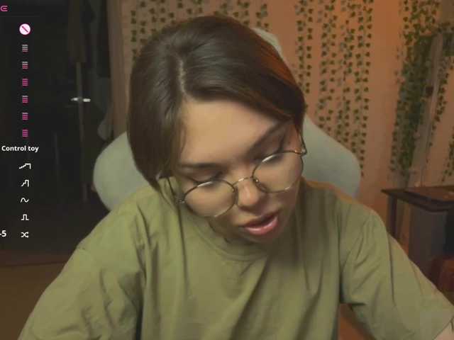 AnnaSebastian's BongaCams show and profile