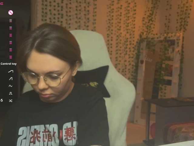 AnnaSebastian's BongaCams show and profile